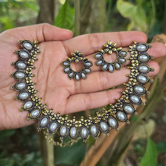 Ivory Antique Necklace Set