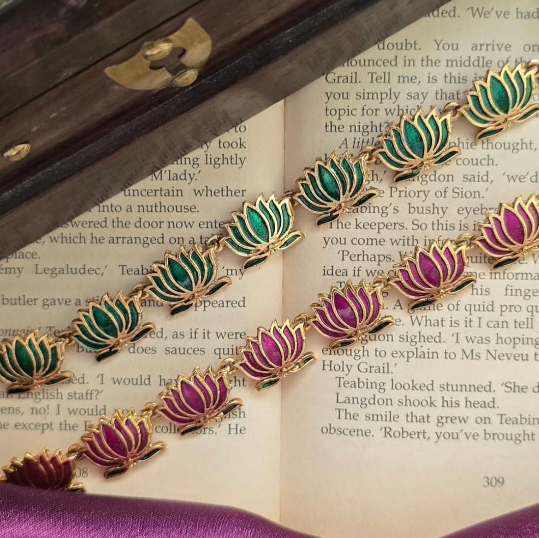 Lotus Choker Violet (Continuous)