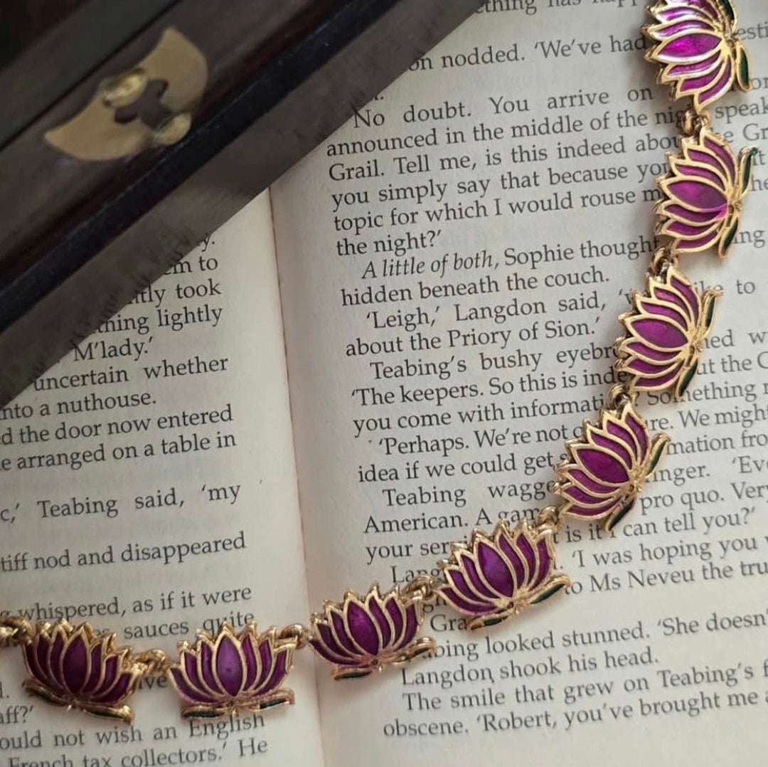 Lotus Choker Violet (Continuous)